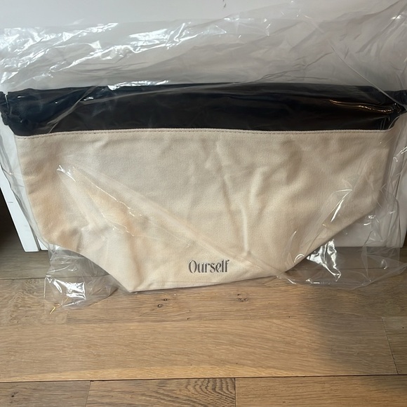 Ourself The Lip Plumping and Enhancing Duo - Picture 4 of 5